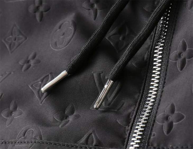 Picture of Louis Vuitton Jackets _SKULVM-3XL12yn7032491